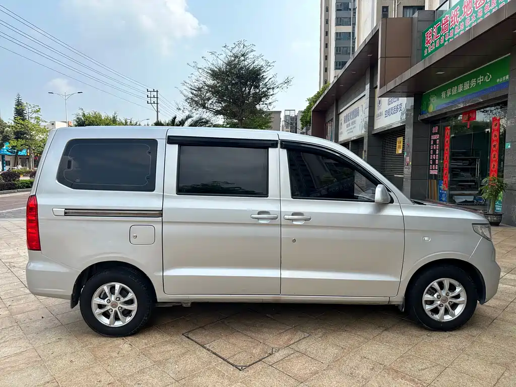 Wuling Hongguang V 2021 — фото 8