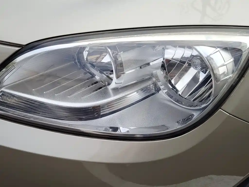 Buick Excelle 2014 — фото 2
