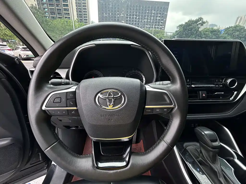 Toyota Highlander 2024 — фото 11