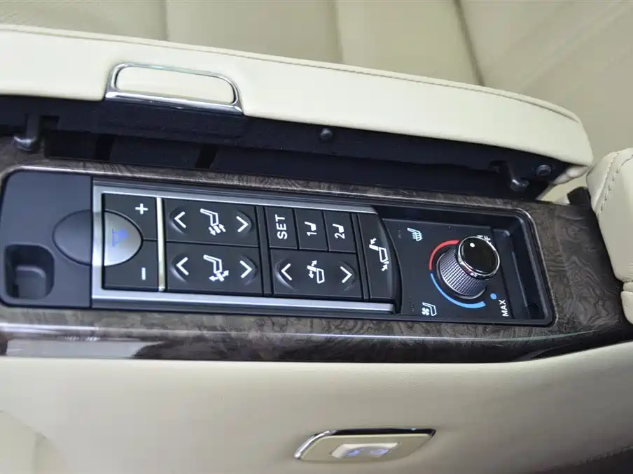 Toyota Alphard 2020 — фото 13
