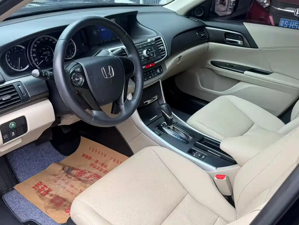Honda Accord 2015 — фото 6
