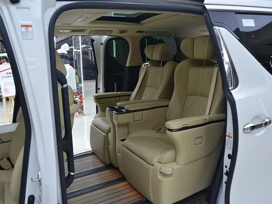 Toyota Alphard 2020 — фото 5