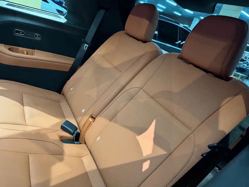 Li Auto L8 2025 — фото 7