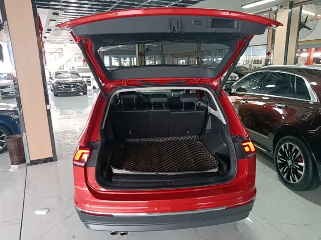 Volkswagen Tiguan L 2020 — фото 19