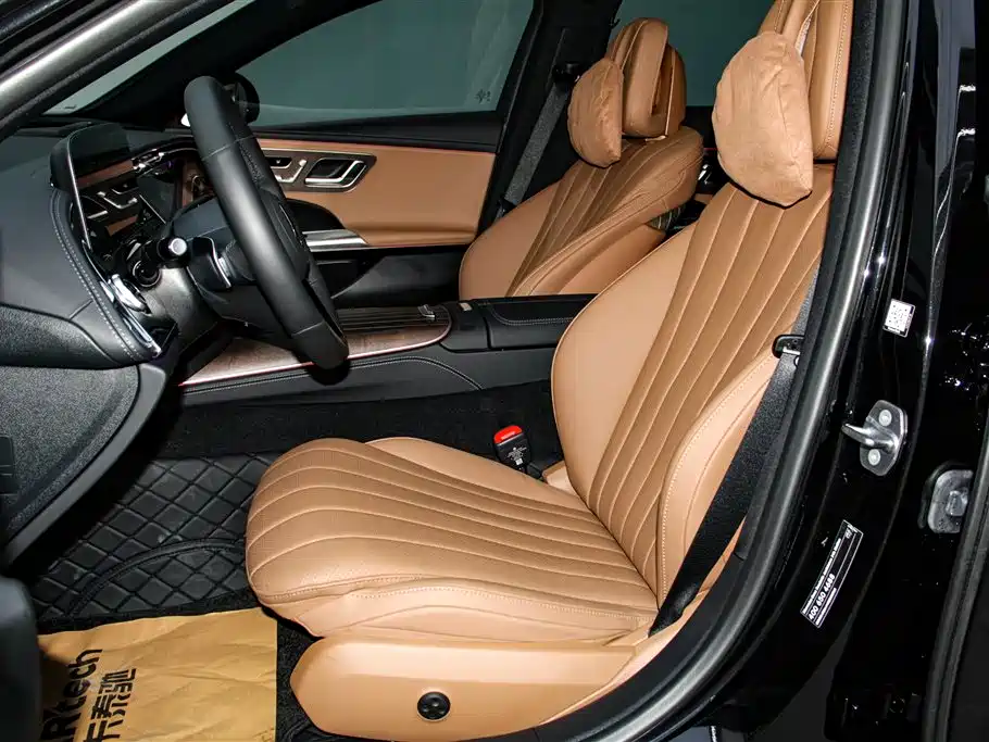 Mercedes-Benz E-Class 2025 — фото 17