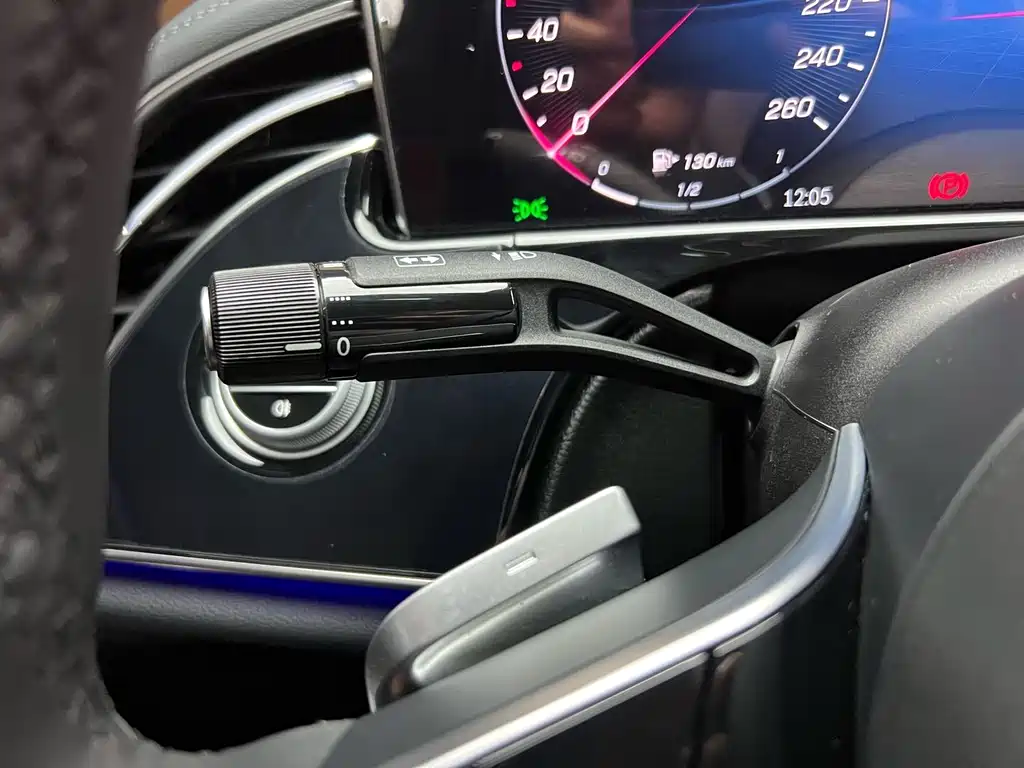 Mercedes-Benz E-Class 2025 — фото 24