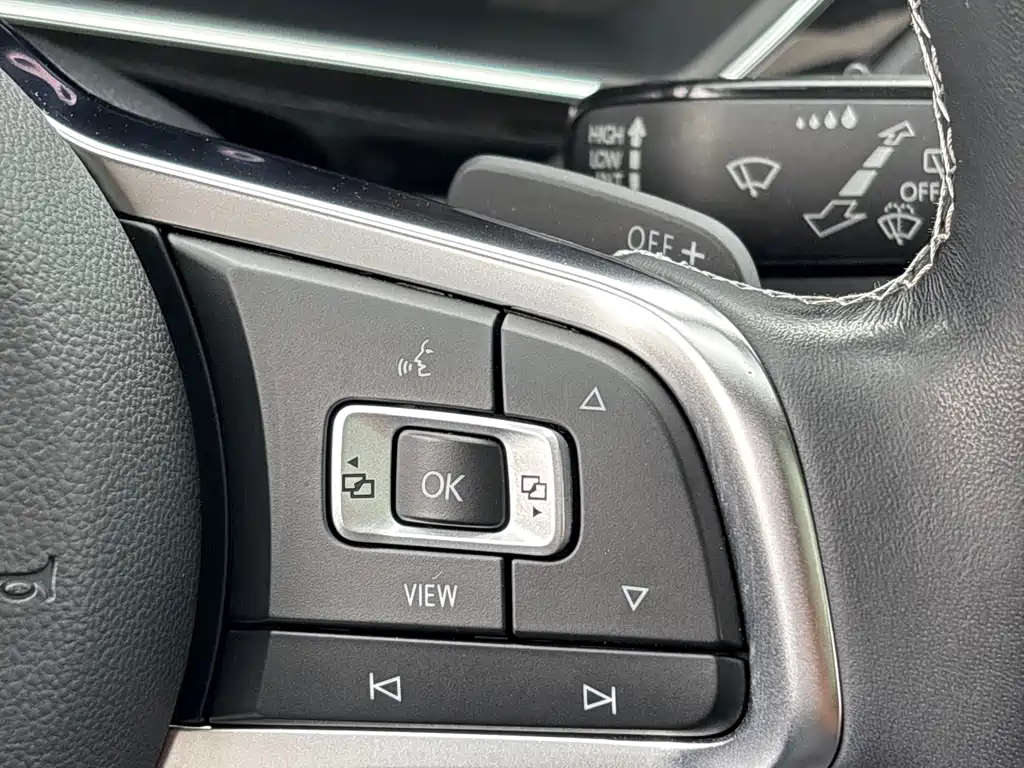 Volkswagen Tiguan L 2021 — фото 21