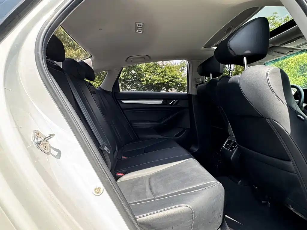 Honda Accord 2020 — фото 11