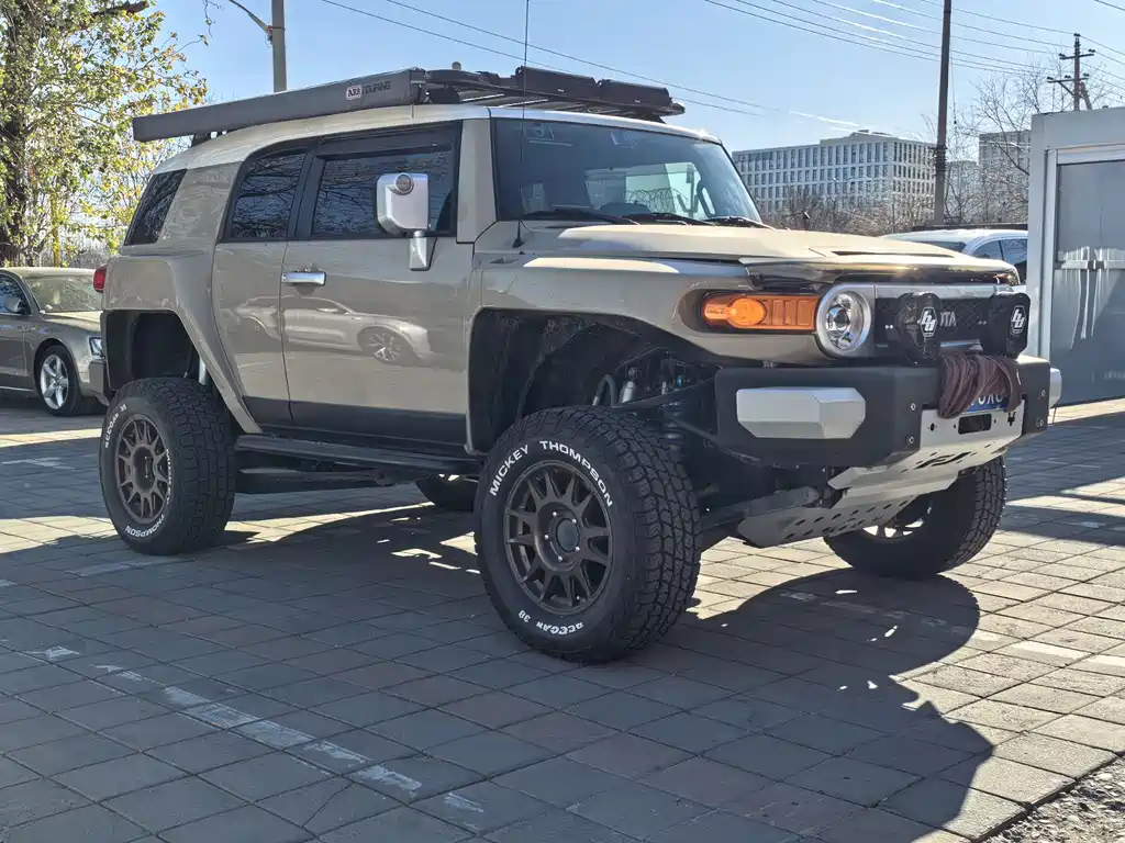 Toyota FJ Cruiser 2020 — фото 2