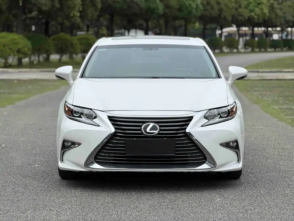 Lexus ES 2017