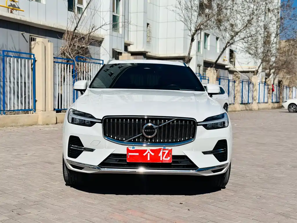 Volvo XC60 2023 — фото 2