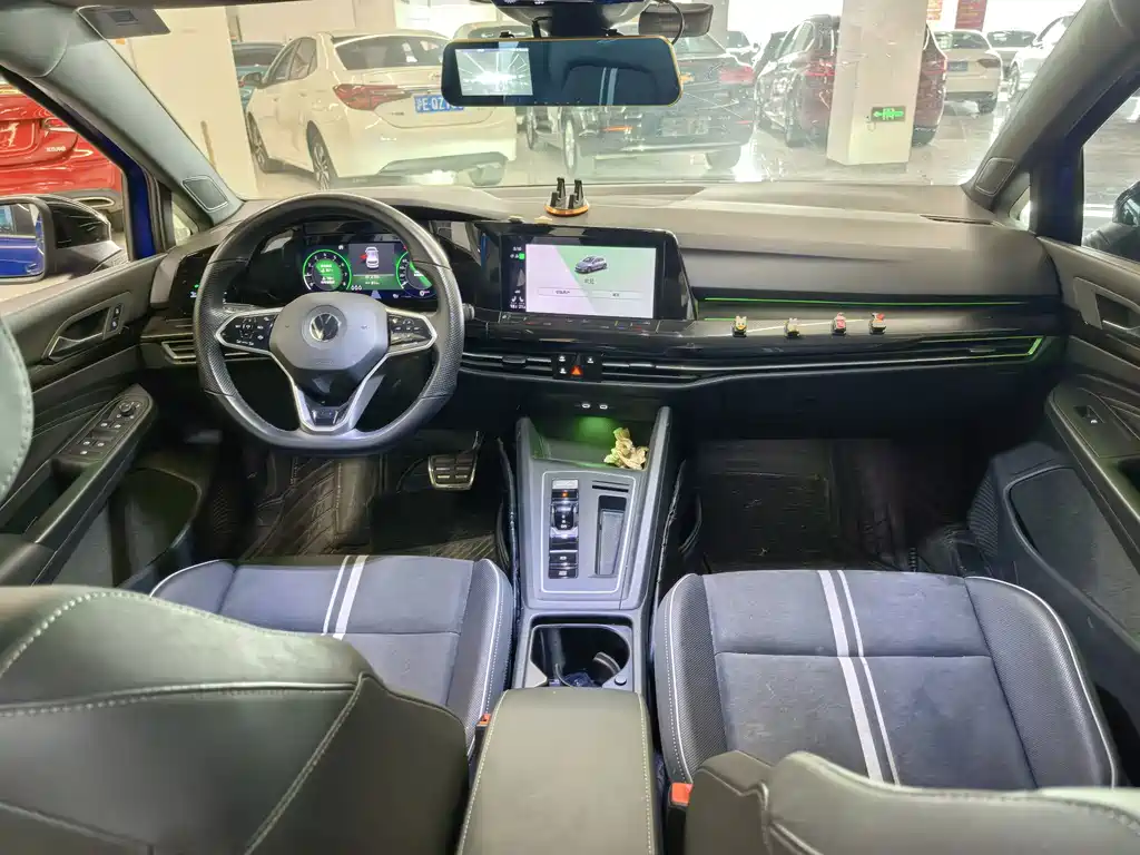 Volkswagen Golf 2021