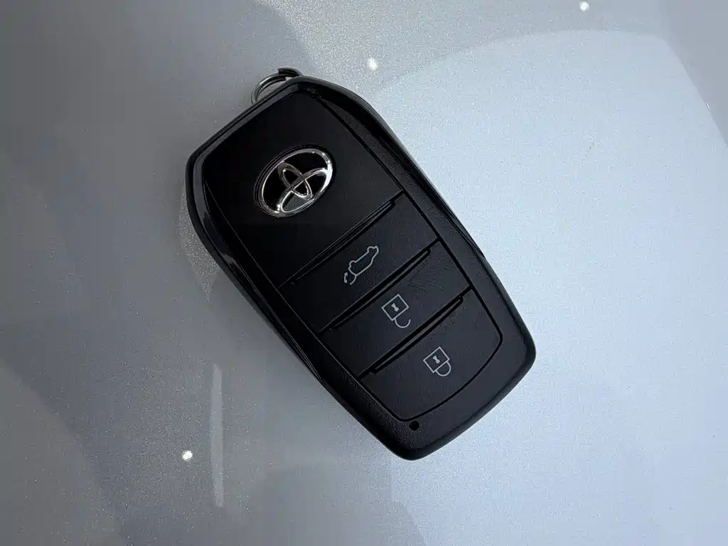 Toyota RAV4 2026 — фото 10