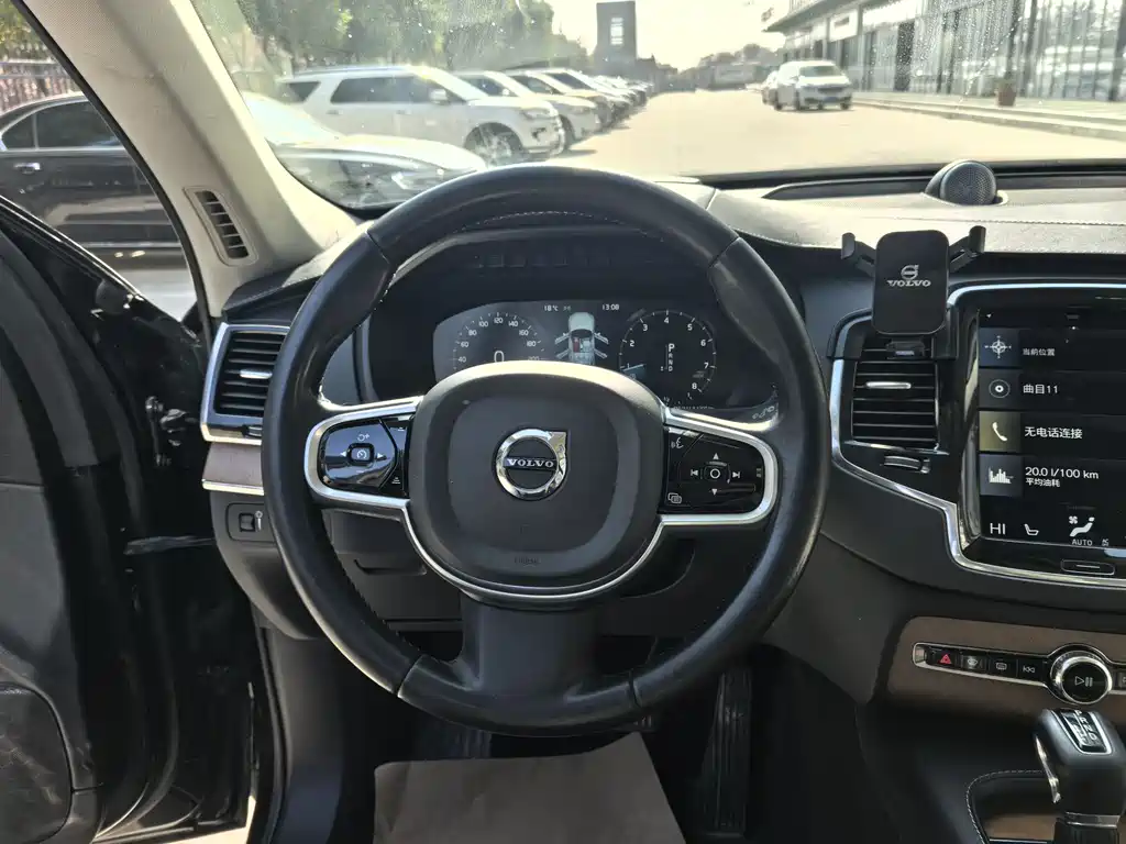 Volvo XC90 2017 — фото 27