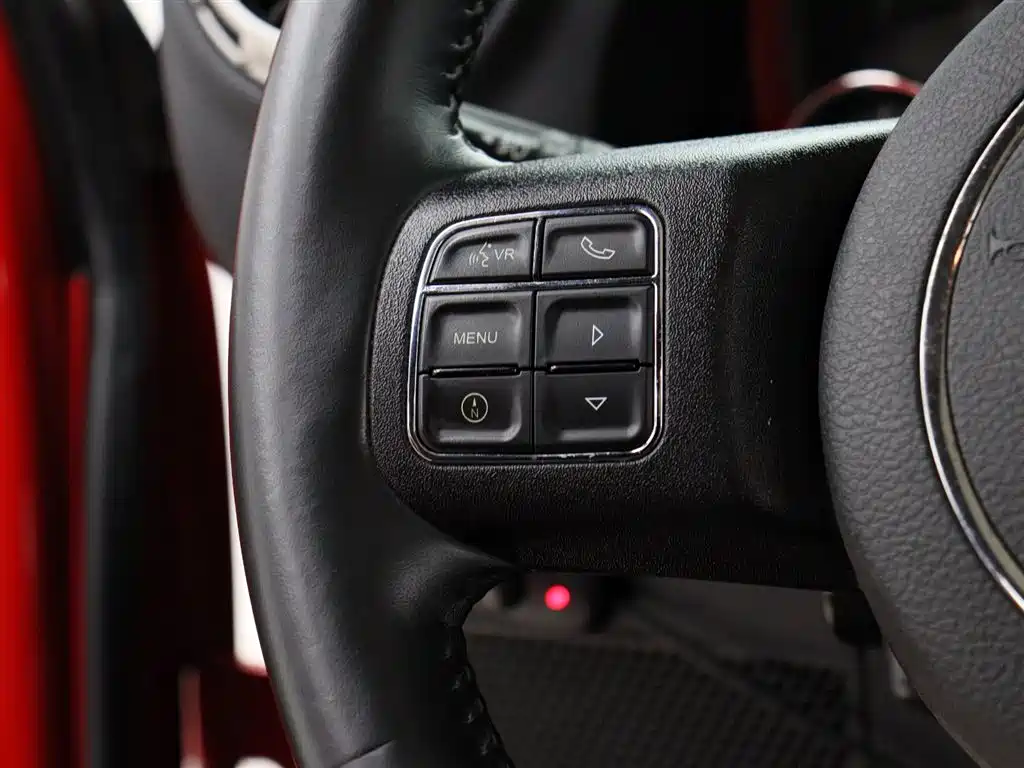 Jeep Wrangler 2017 — фото 11