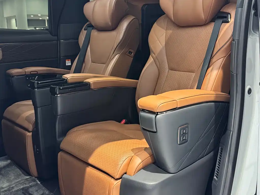Toyota Vellfire 2023 — фото 20