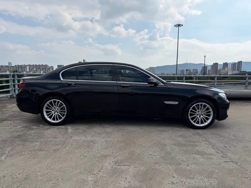 BMW 7 Series 2015 — фото 4
