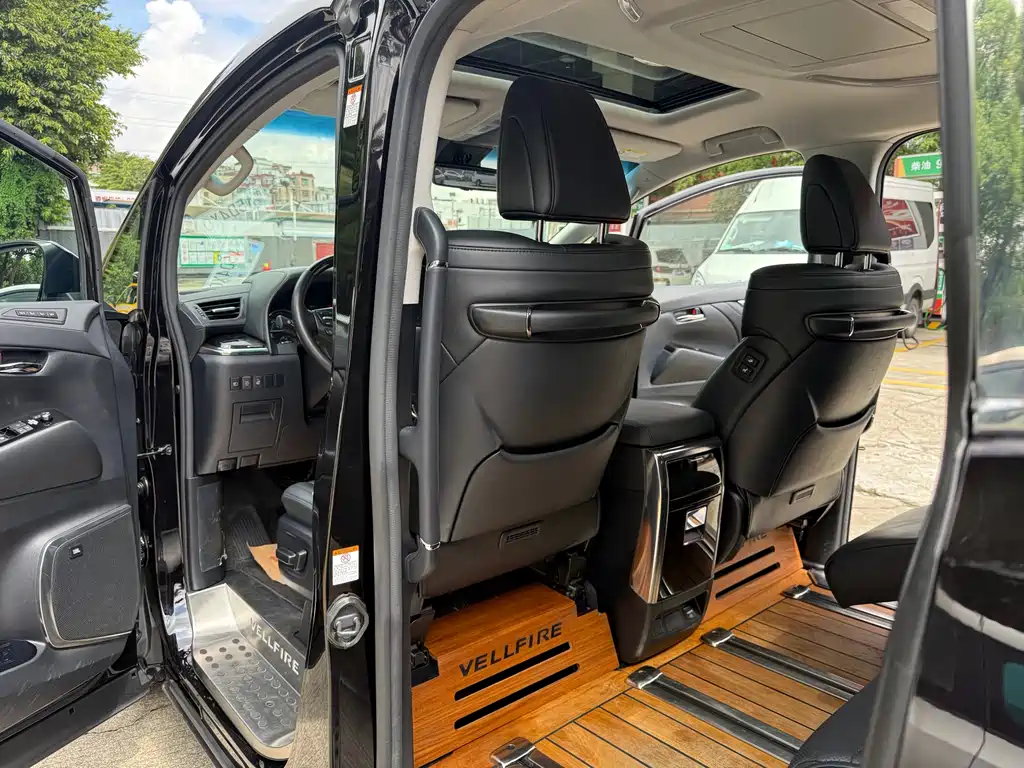 Toyota Vellfire 2020 — фото 15