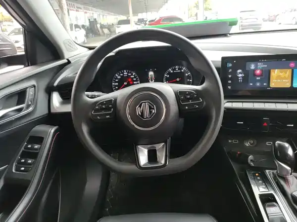 MG MG5 2021