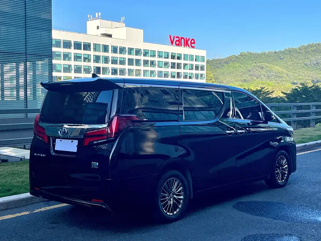 Toyota Alphard 2020 — фото 6