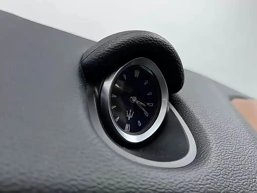 Maserati Ghibli 2021 — фото 16