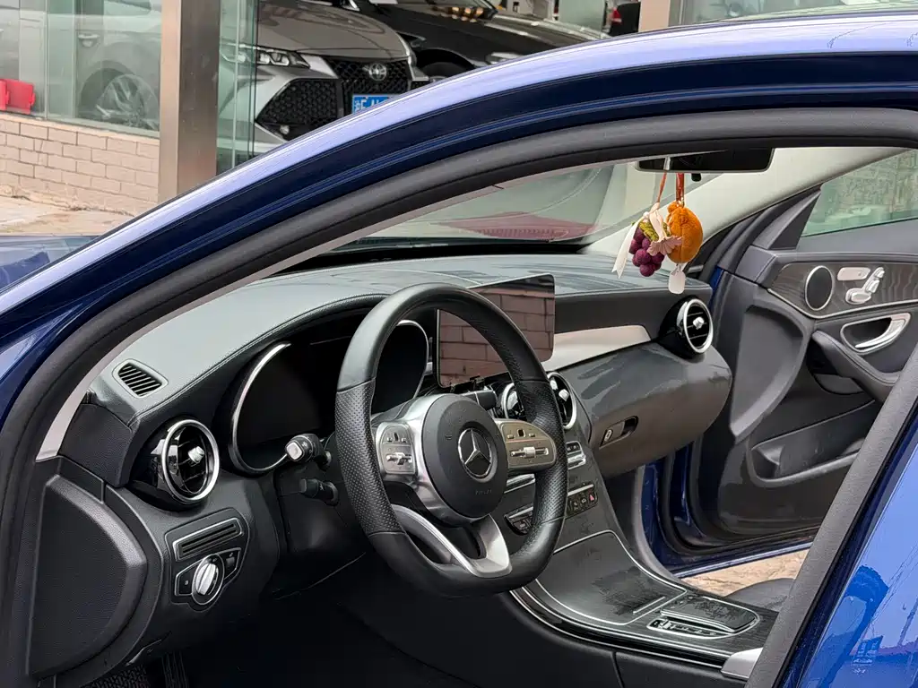Mercedes-Benz C-Class 2020 — фото 11