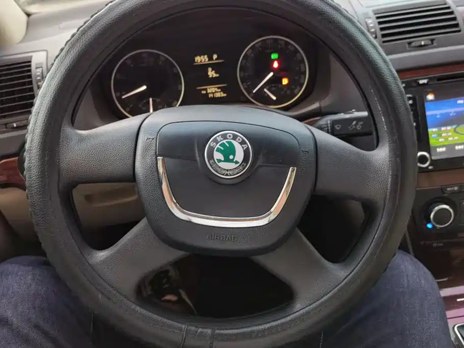 Skoda Octavia 2013 — фото 15