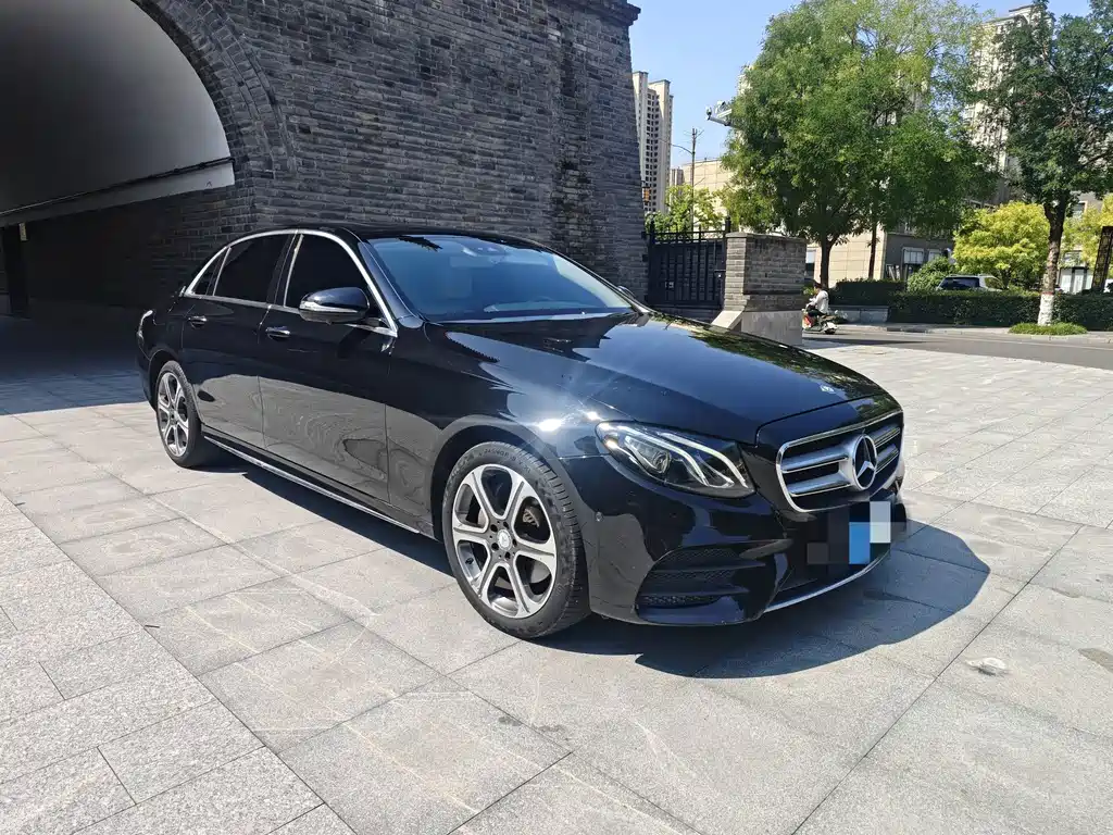 Mercedes-Benz E-Class 2016 — фото 3