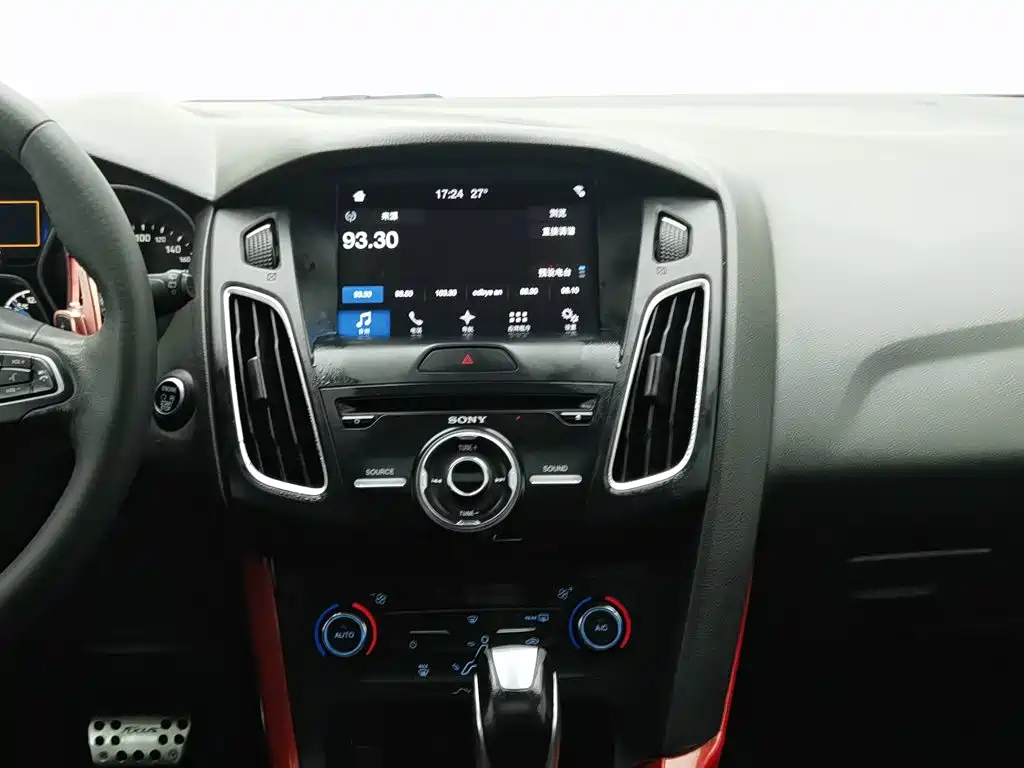 Ford Focus 2016 — фото 12