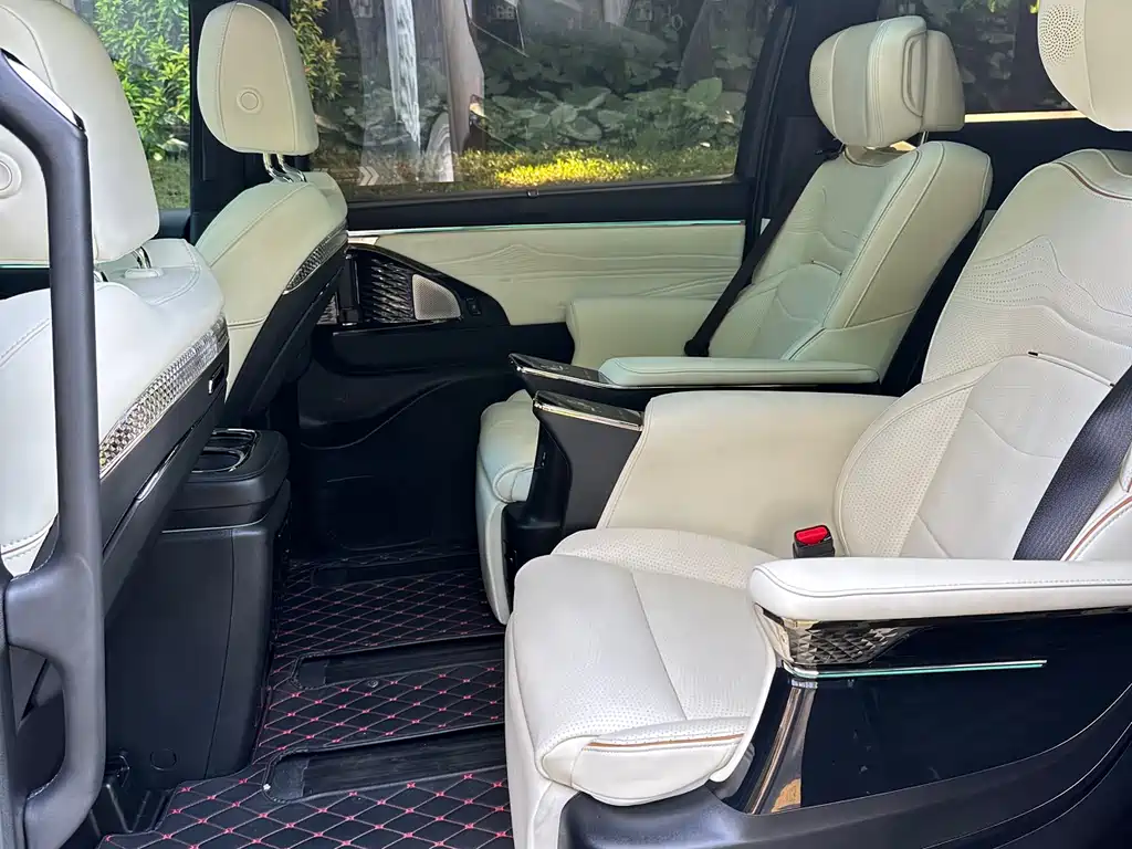 GAC Motor Trumpchi M8 2023 — фото 11