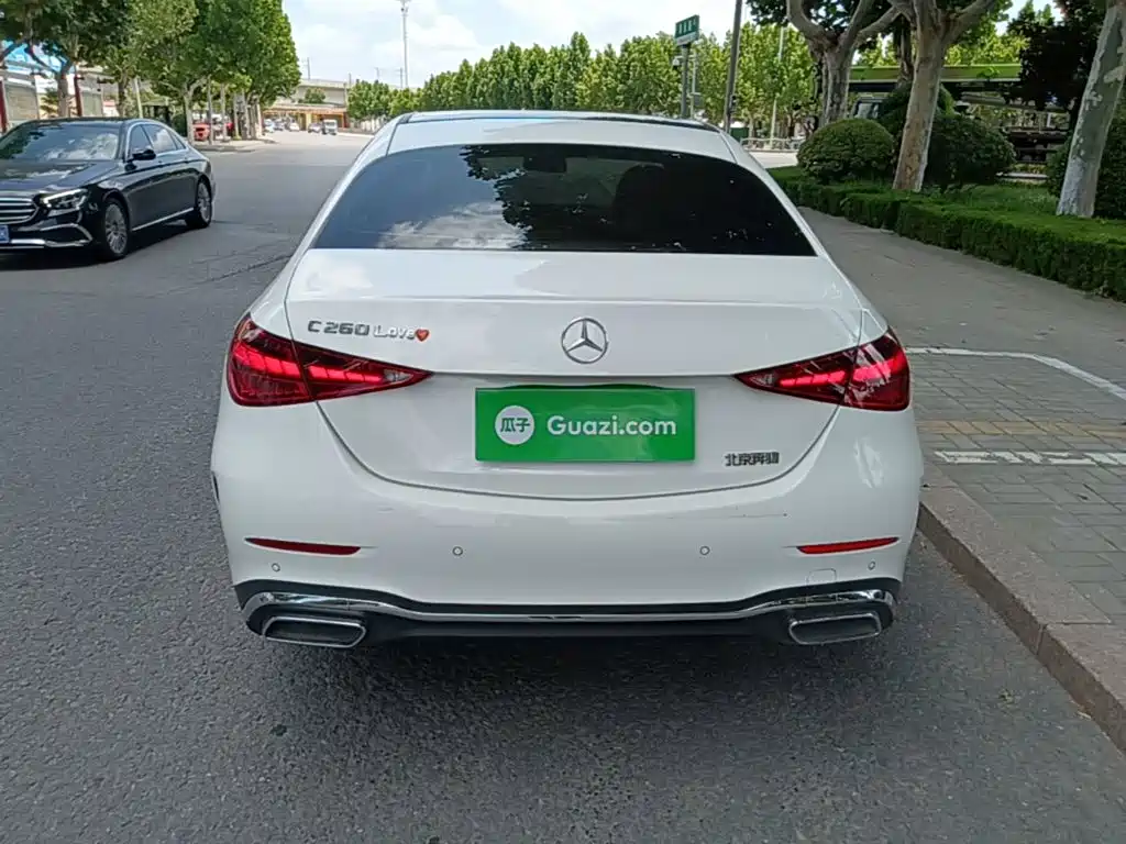Mercedes-Benz C-Class 2024