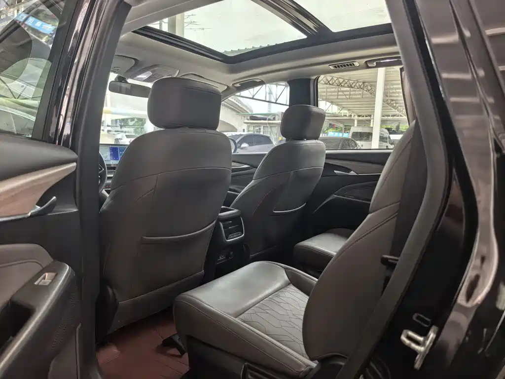 Maxus G50 PHEV 2025 — фото 13