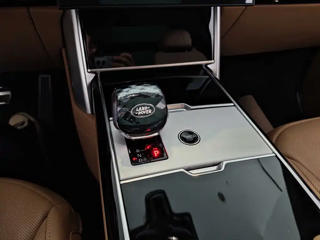 Land Rover Range Rover 2025 — фото 13