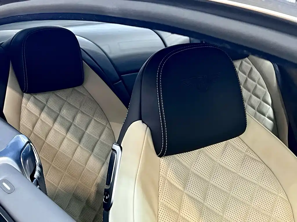 Bentley Continental 2019 — фото 18
