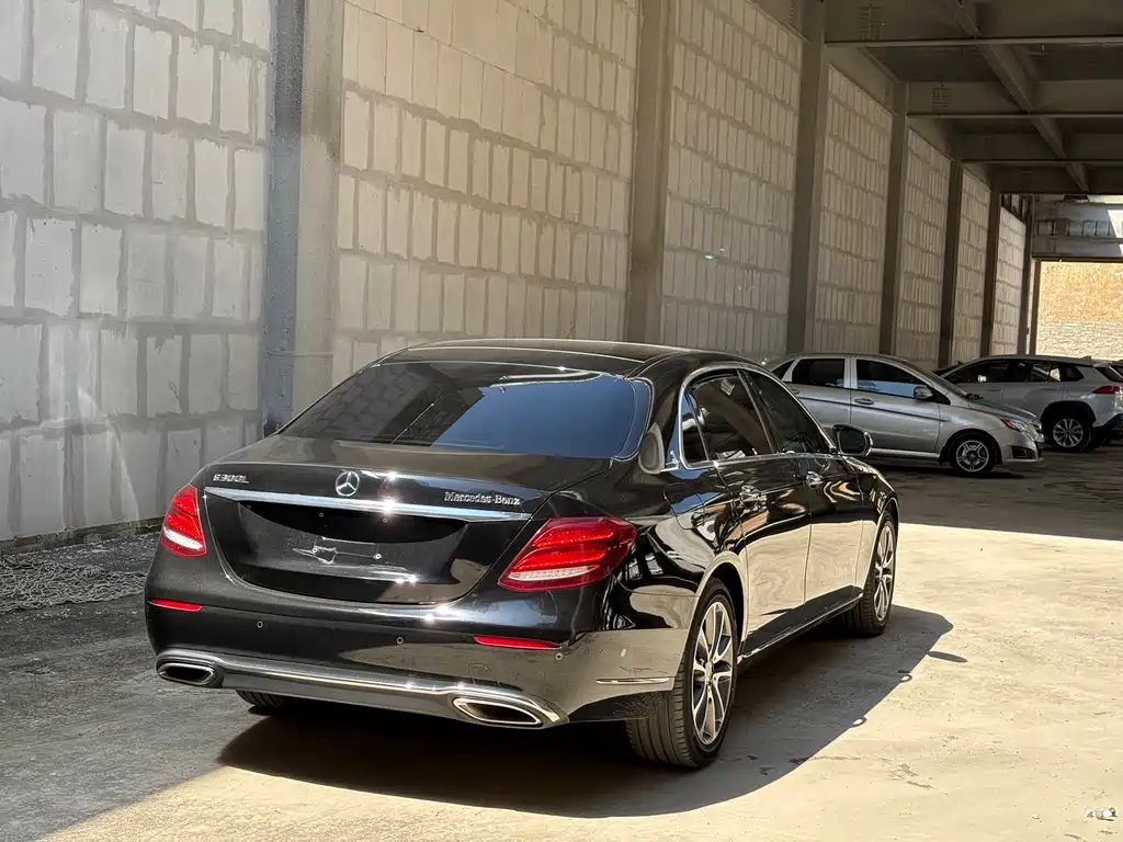 Mercedes-Benz E-Class 2019 — фото 17