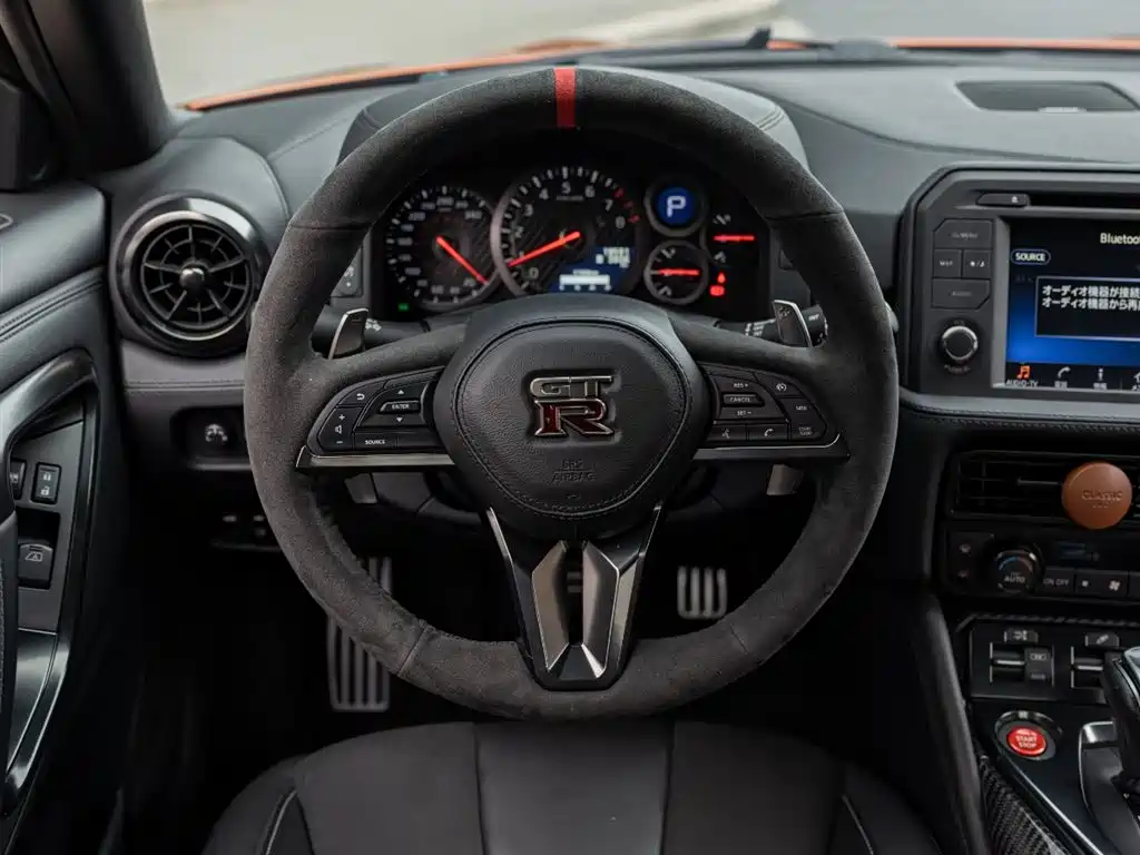 Nissan GT-R 2018 — фото 13