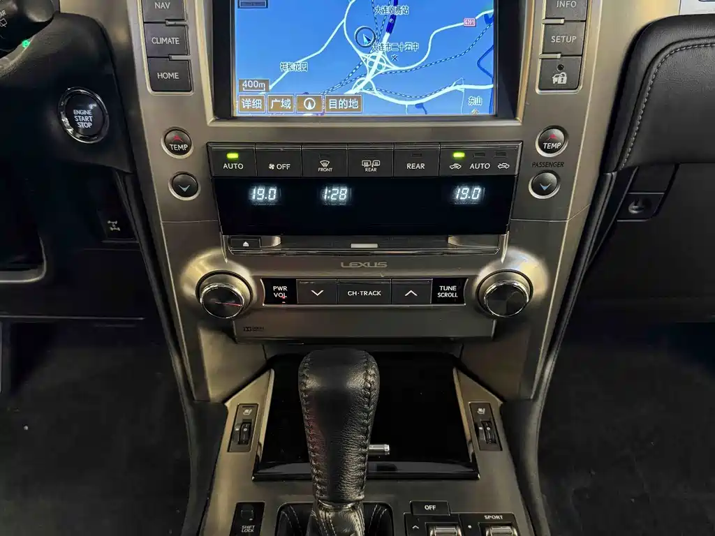 Lexus GX 2017 — фото 10