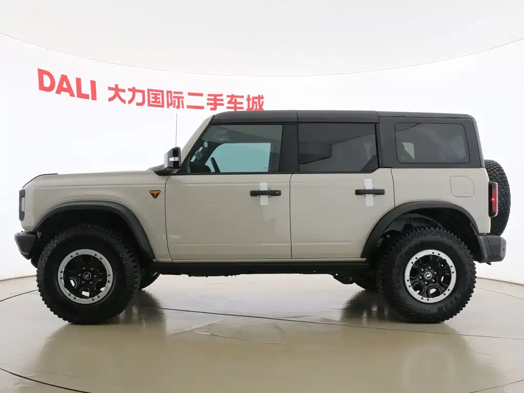 Ford Bronco 2025 — фото 11