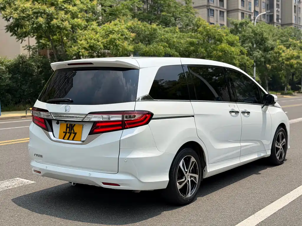 Honda Odyssey 2018 — фото 25
