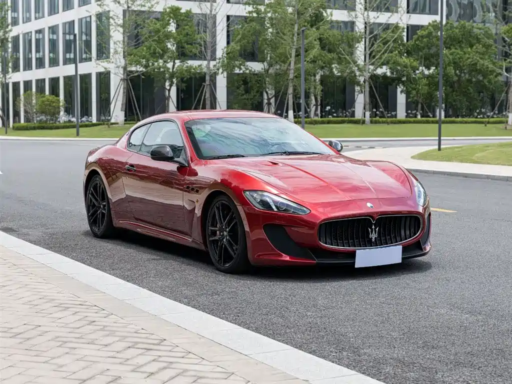Maserati GranTurismo 2013 — фото 3