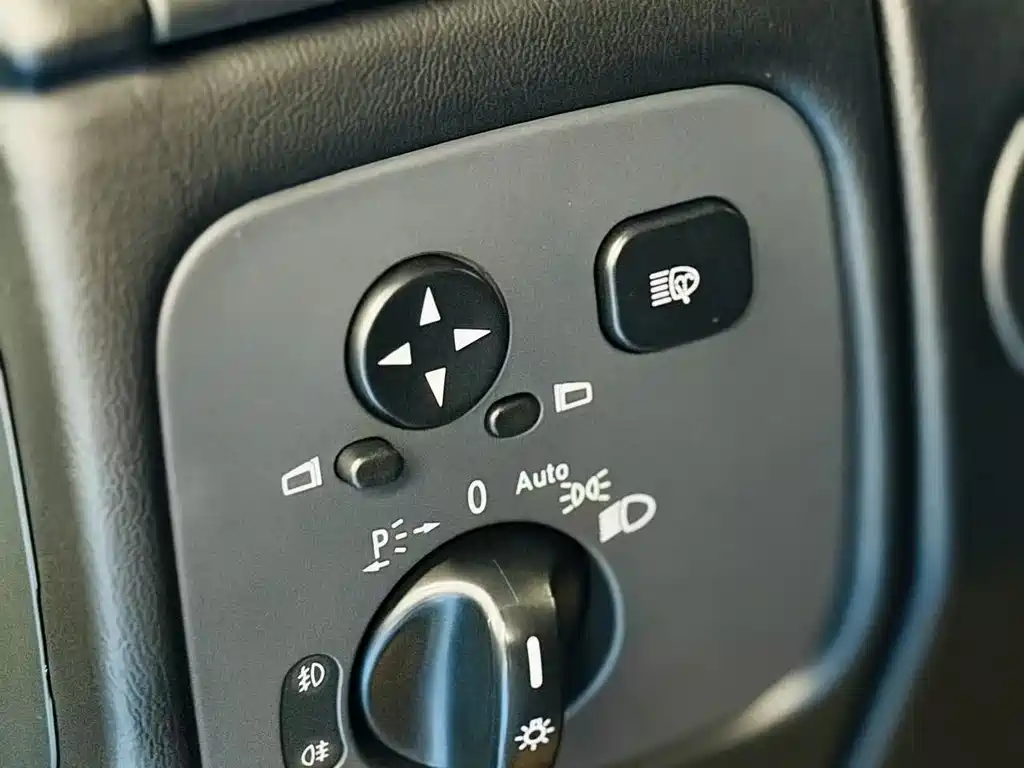 Mercedes-Benz G-Class 2012 — фото 10