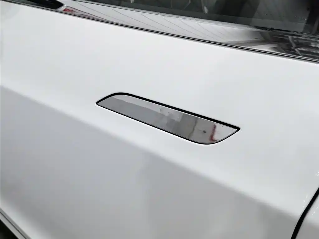 Tesla Model S 2018 — фото 18