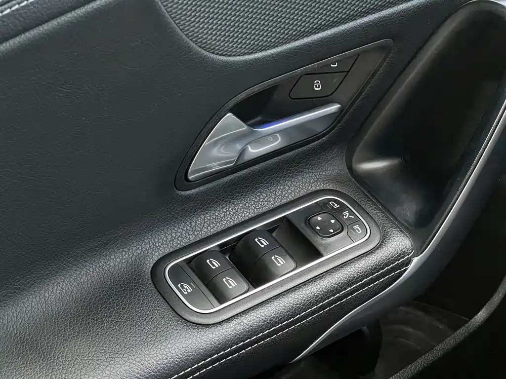 Mercedes-Benz A-Class 2019 — фото 13