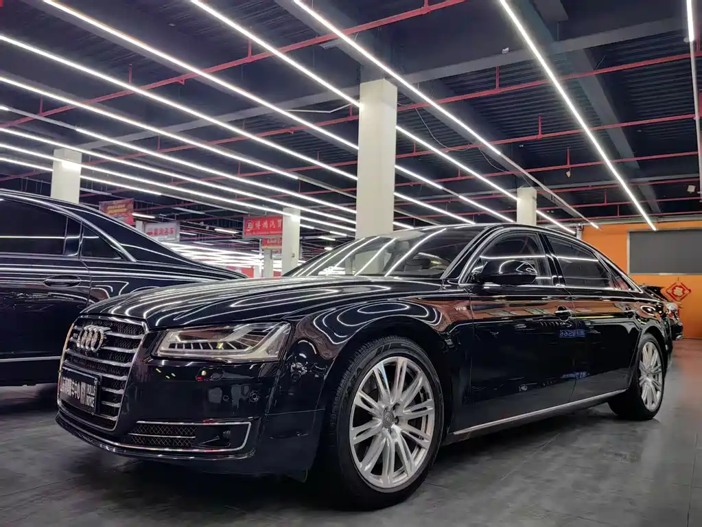 Audi A8 2015 — фото 1