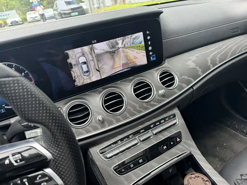 Mercedes-Benz E-Class 2023 — фото 10