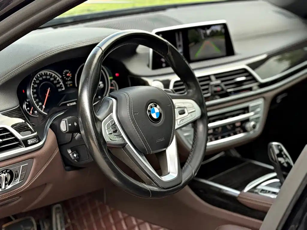 BMW 7 Series 2017 — фото 4