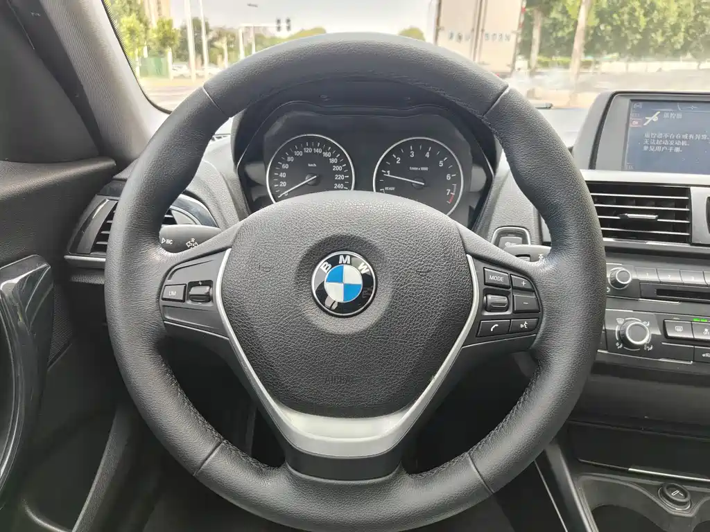 BMW 1 Series 2015 — фото 9