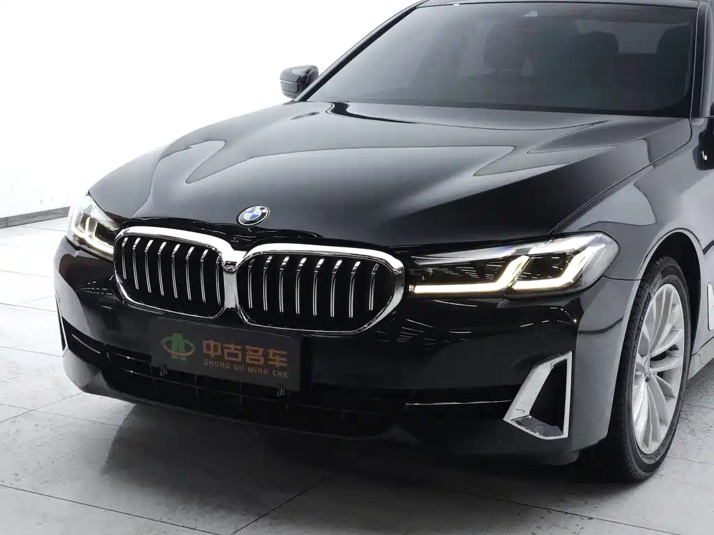 BMW 5 Series 2024 — фото 19