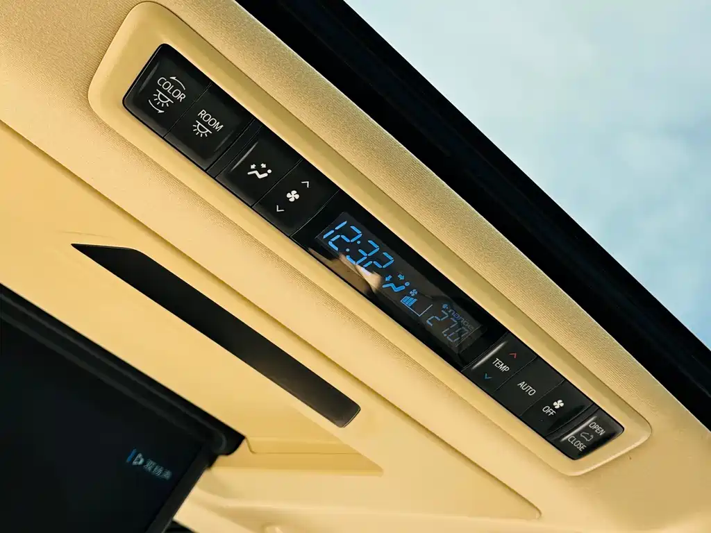 Toyota Alphard 2023 — фото 27