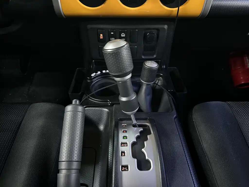 Toyota FJ Cruiser 2019 — фото 8